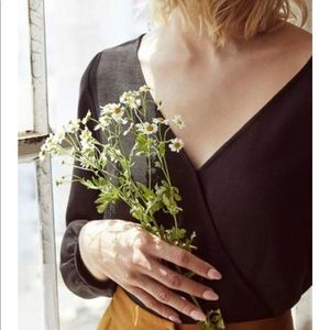 VETTA Gathered Sleeve Wrap Top